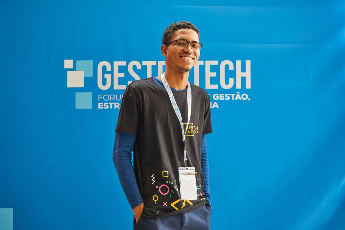 Geração Z: Especialistas ou Geeks Versáteis? A Escolha que Define o Futuro