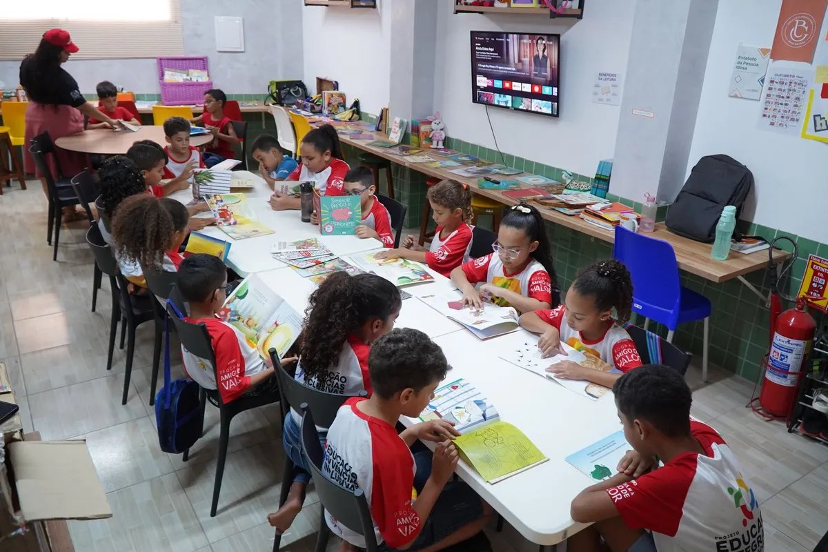 Regras que Transformam: O Impacto Positivo da Inteligência Artificial na Educação