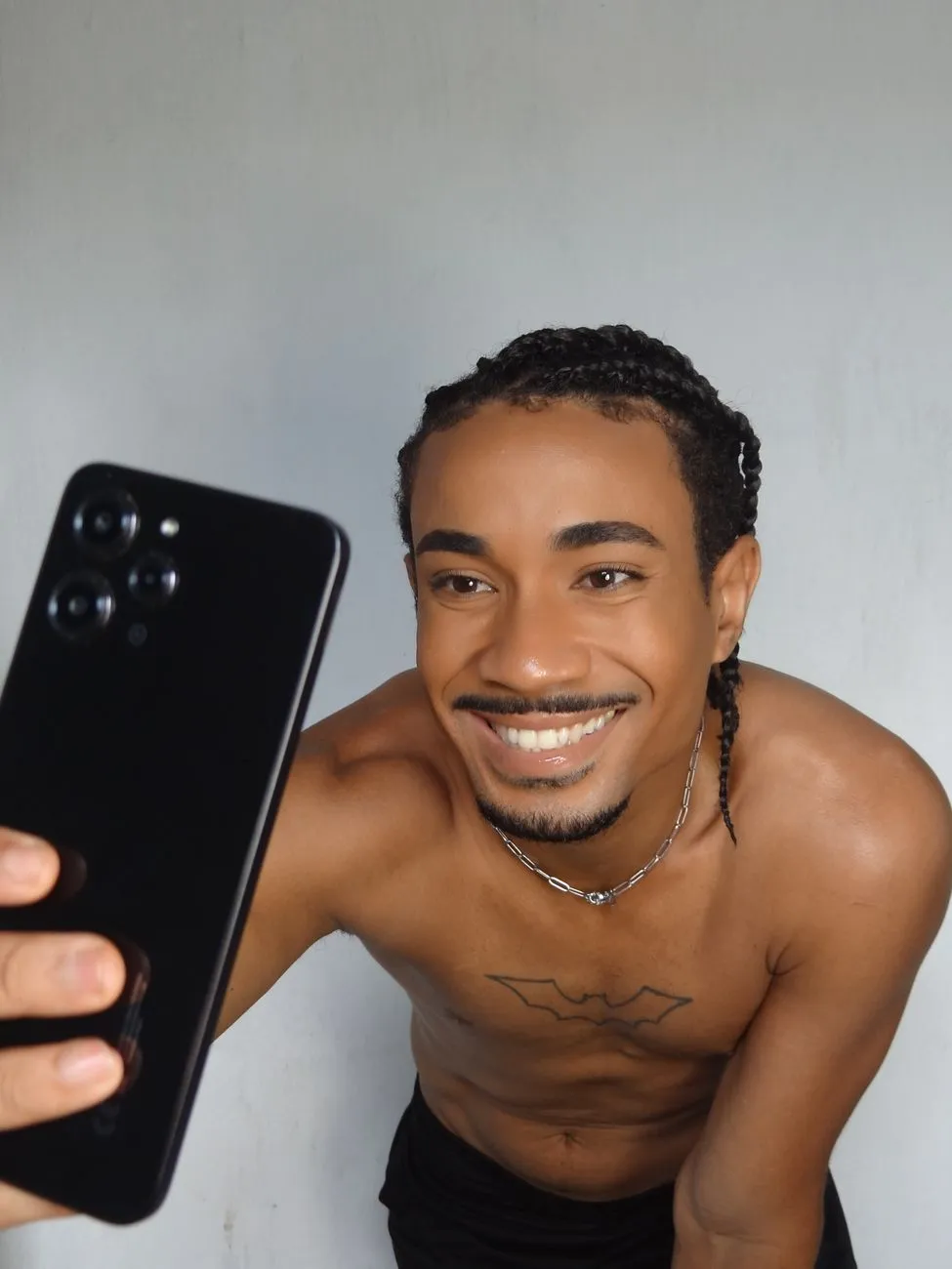 Mistério em Lisboa: Menina Brasileira de 14 Anos Encontra-se com Estranho do Instagram